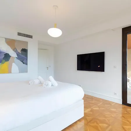 Exceptional Super-cannes Glaieuls With Sea View Swimming Pools Jacuzzi Ferienhaus