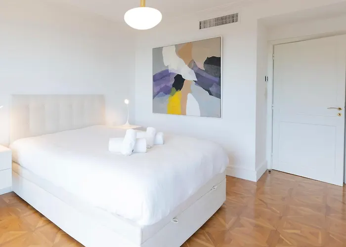 Exceptional Super-cannes Glaieuls With Sea Views Pools & Private Jacuzzi Hébergement de vacances